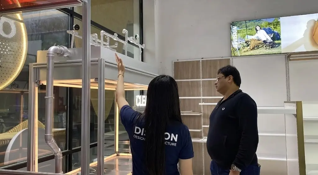 Global retail partner factory tour